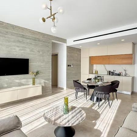 Malberry Park 302 - Modern 2 Bedroom With Pool, Gym, Jaccuzi * Πάφος