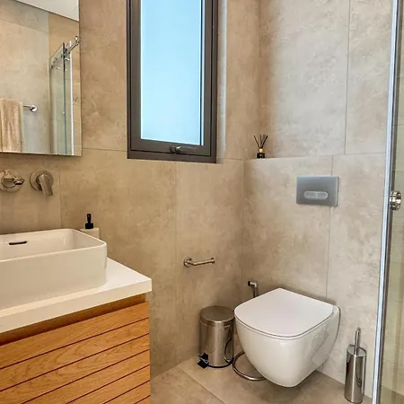 Malberry Park 302 - Modern 2 Bedroom With Pool, Gym, Jaccuzi Διαμέρισμα Πάφος