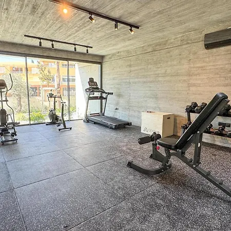 Διαμέρισμα Malberry Park 302 - Modern 2 Bedroom With Pool, Gym, Jaccuzi Πάφος
